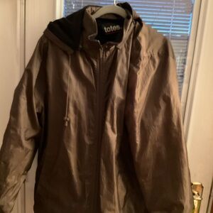 Women’s Totes brand lined windbreaker